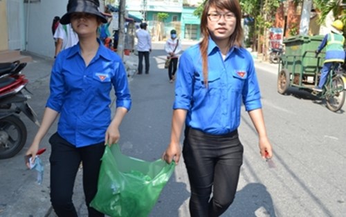 “Ngày thứ bảy tình nguyện”: Thêm một hoạt động vì môi trường của sinh viên Đông Á